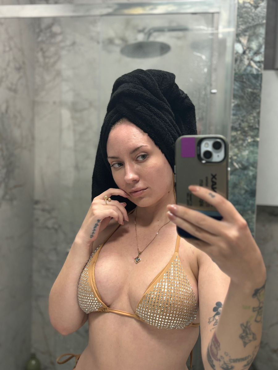 Nude girl KateV in Deyan