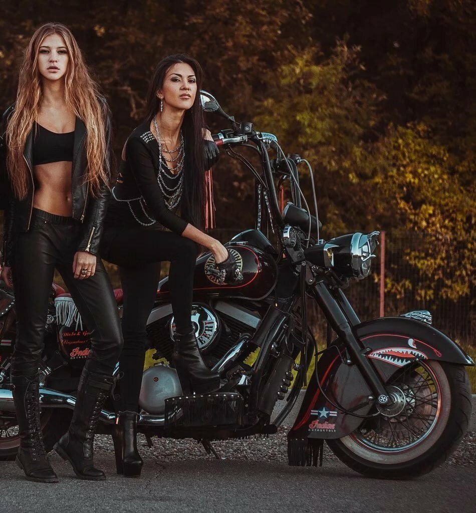 Beautiful girls and bikes in Deyan