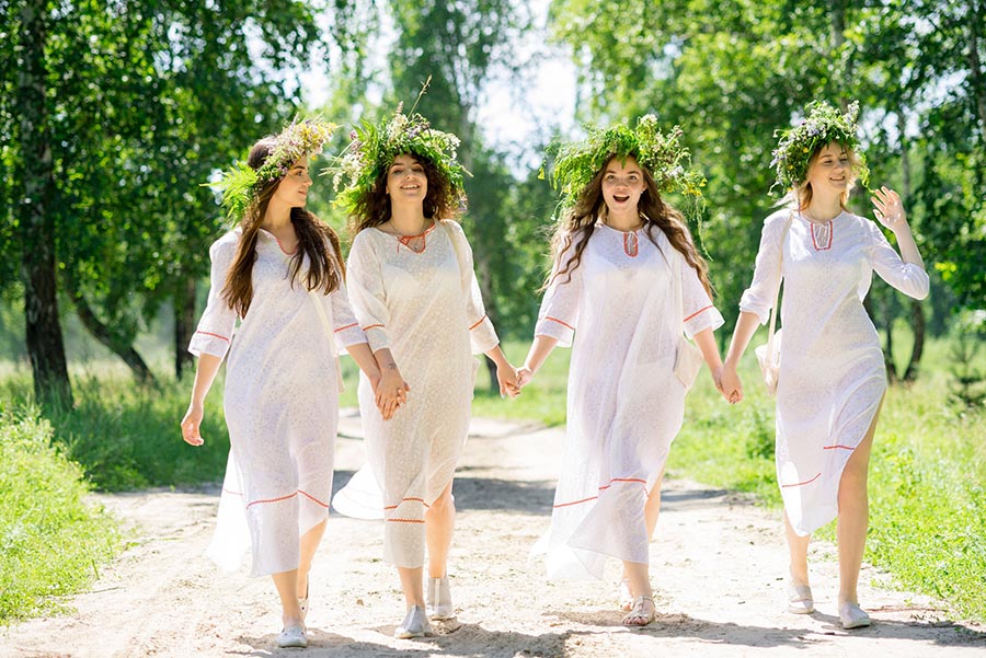 Slavic girls in Deyan