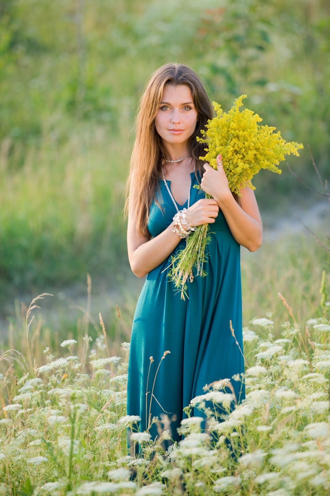 Slavic women in Deyan